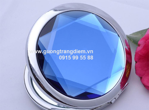 Bạn gái rất thích gương trang điểm bỏ túi Womi ULK201 vì hình dáng đẹp, giá bình dân Bạn gái rất thích gương trang điểm bỏ túi Womi ULK201 vì hình dáng đẹp, giá bình dân